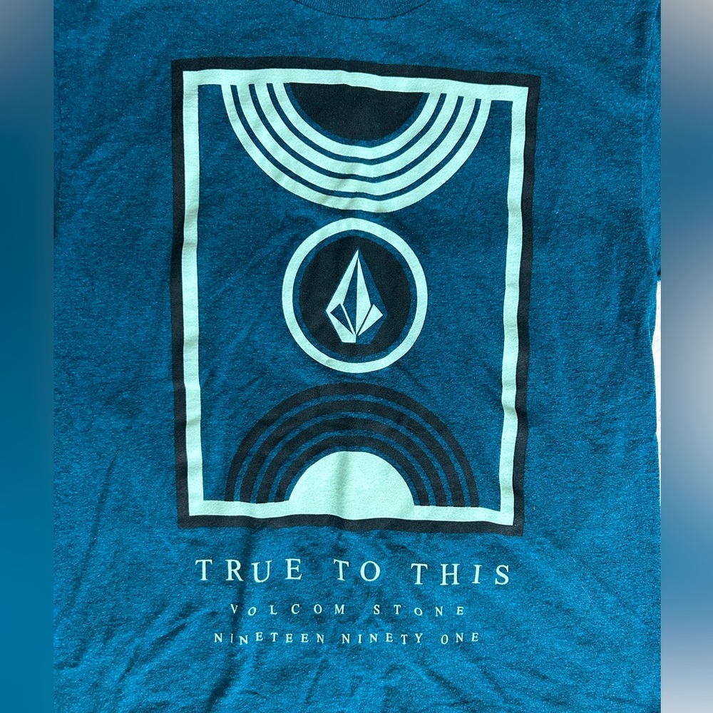 VOLCOM T-Shirt - Picture 3 of 5